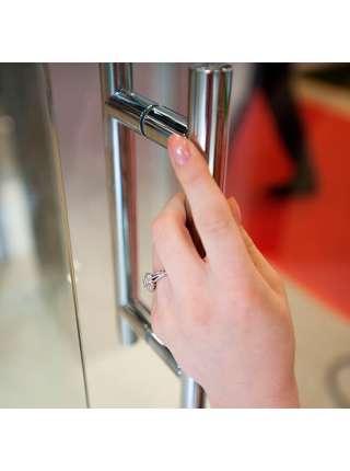 Душевая дверь в нишу GuteWetter Lux Door GK-601 правая 70 см стекло бесцветное, профиль хром
